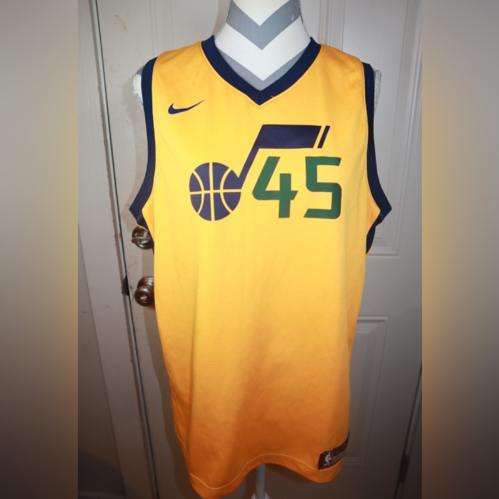 Nike Jersey Yellow Donovan Mitchell Utah Jazz Swingman  SIZE YOUTH XL